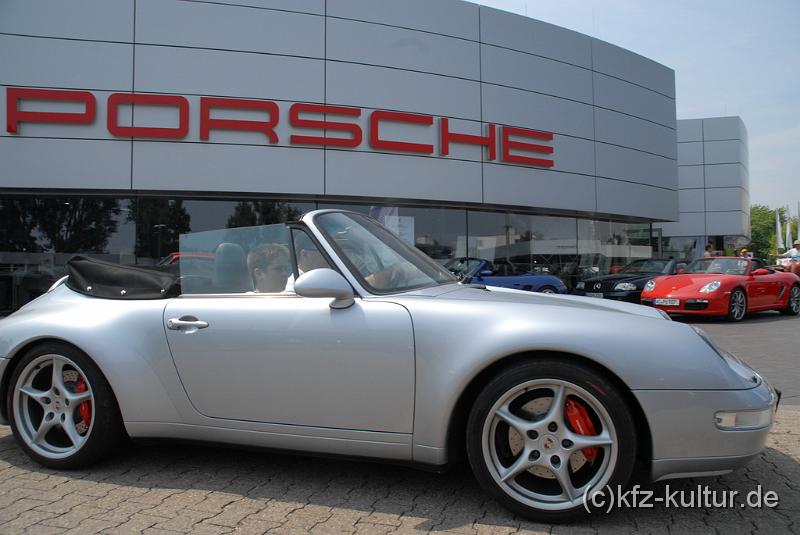 Porsche Zentrum Aachen 8727.JPG
